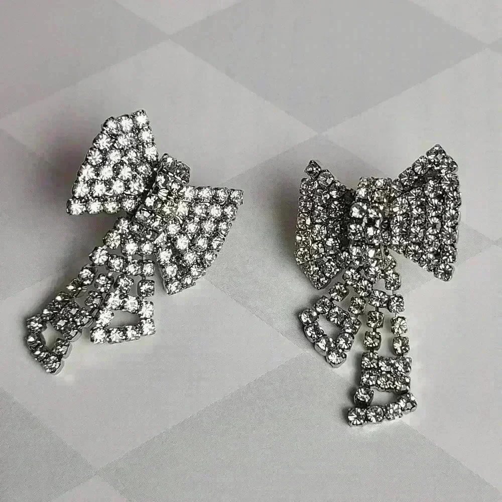 Silver tone clear rhinestones bow earrings - Picture 14 of 17